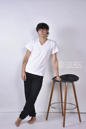 Manga Corta Interlock Escote V